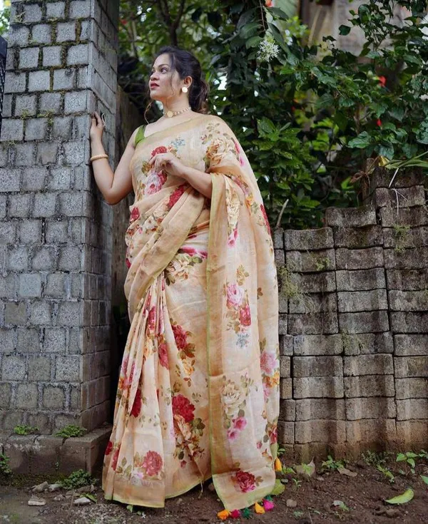 Linen_Saree_with_Digital_Print_and_Unstitched_Blouse_Piece